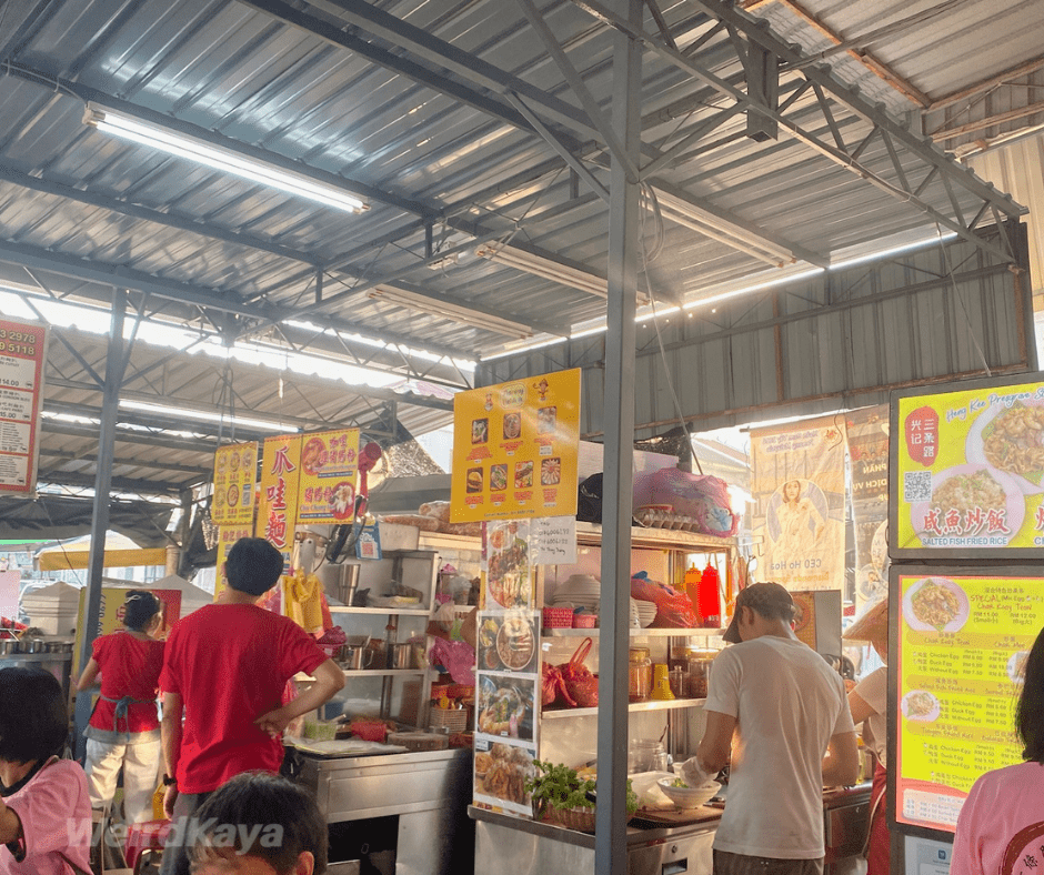 Hawker stalls at Lebuh Presgrave, Penang