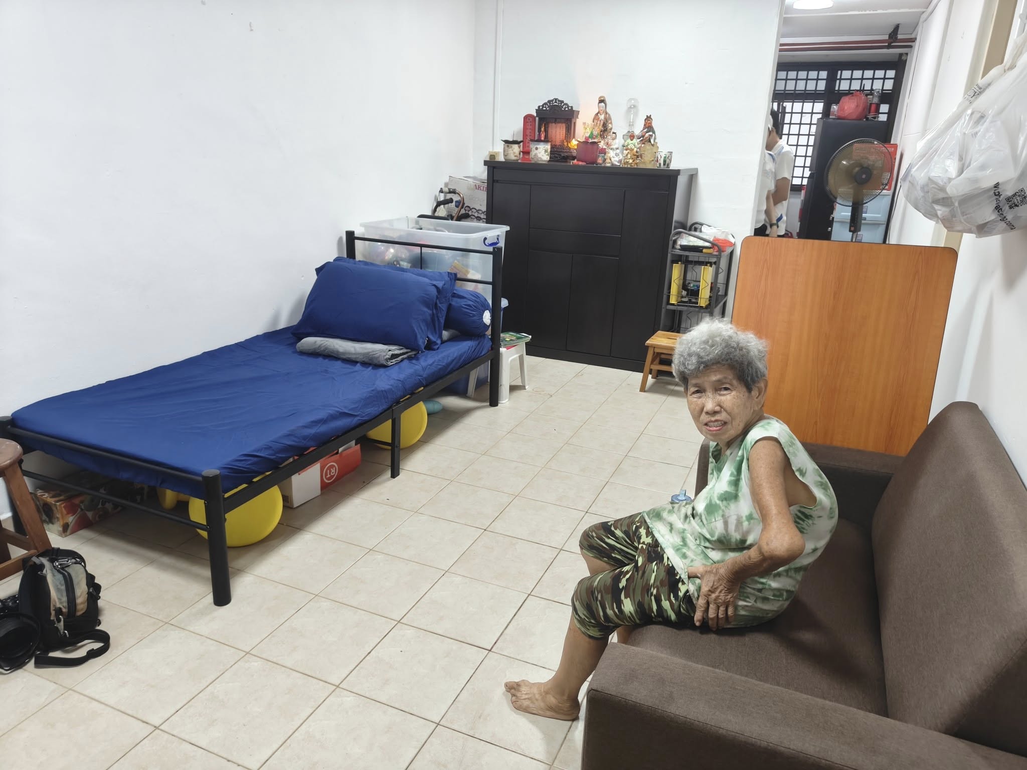 Volunteers find rm3k of cash chewed by rats clean apartment