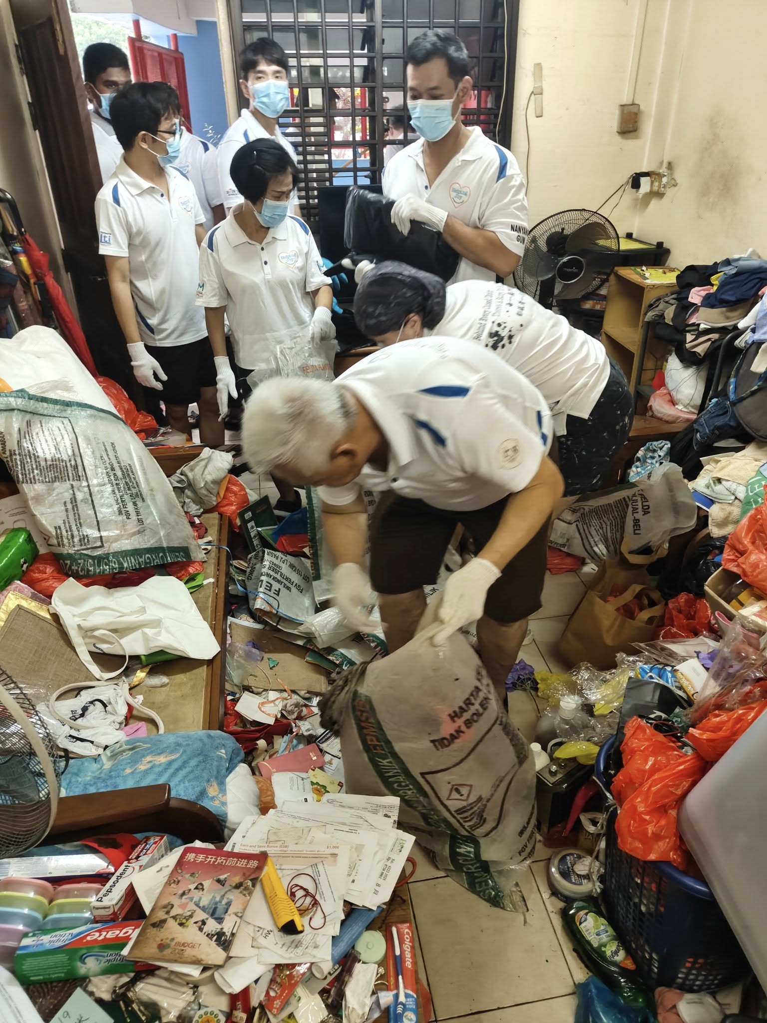 Volunteers find rm3k of cash chewed by rats clear up