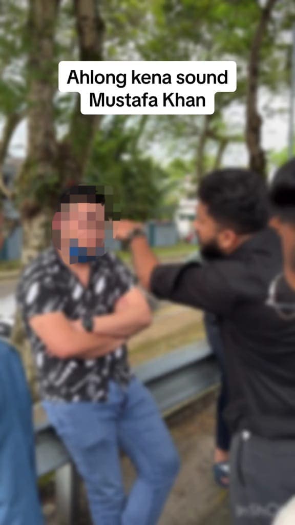 Ex-gangster Mustafa Khan confronting an ah long 