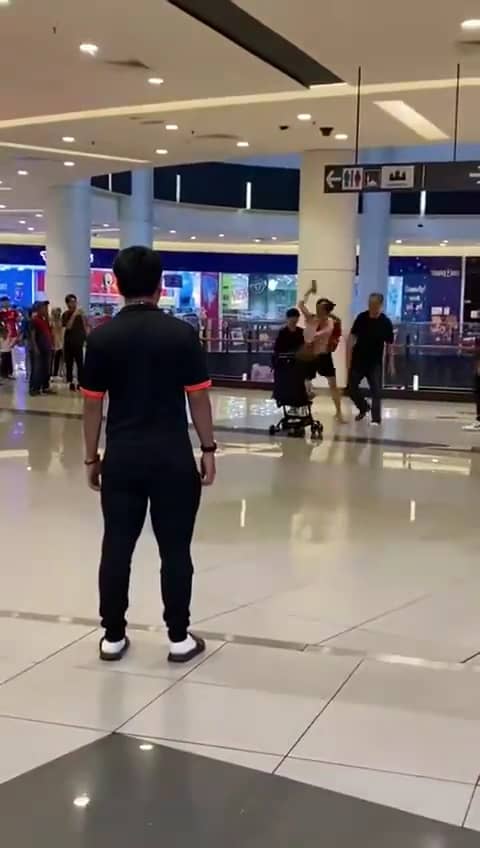 M'sian woman throws man's shoe at Johor mall
