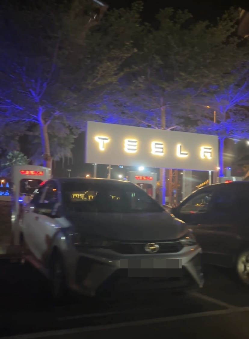 M'sian Drivers Come Under Fire For Parking Their Non-EV Cars At Tesla Charging Spots