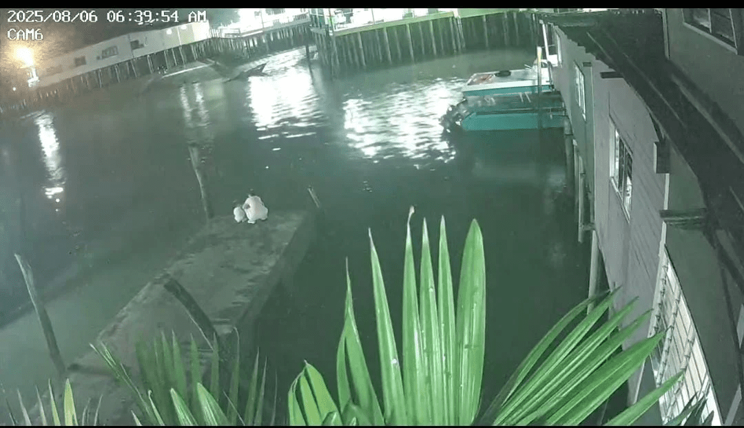Woman and daughter talking before Pulau Ketam drowning