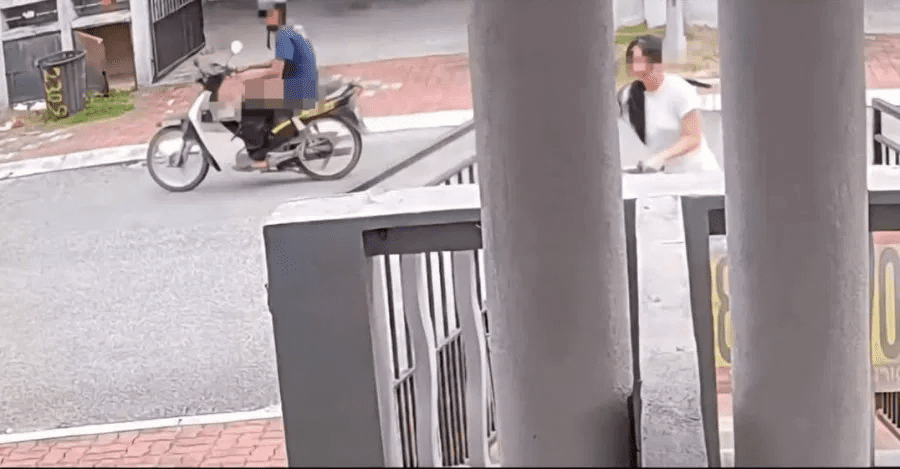 Woman fleeing from gooner in Kampar